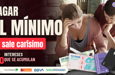 Pareja preocupada revisando el resumen de la tarjeta de crédito en la cocina, con billetes de $10.000 y $20.000 y tarjetas sobre la mesa, junto al texto 'Pagar el mínimo te sale carísimo' y logos de Banco Nación, Provincia, Galicia, BBVA y Patagonia.
